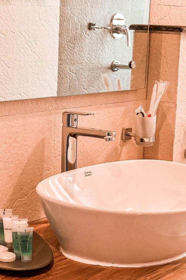 Pancha Buddha Service Apartments And Rooms Катманду Екстериор снимка